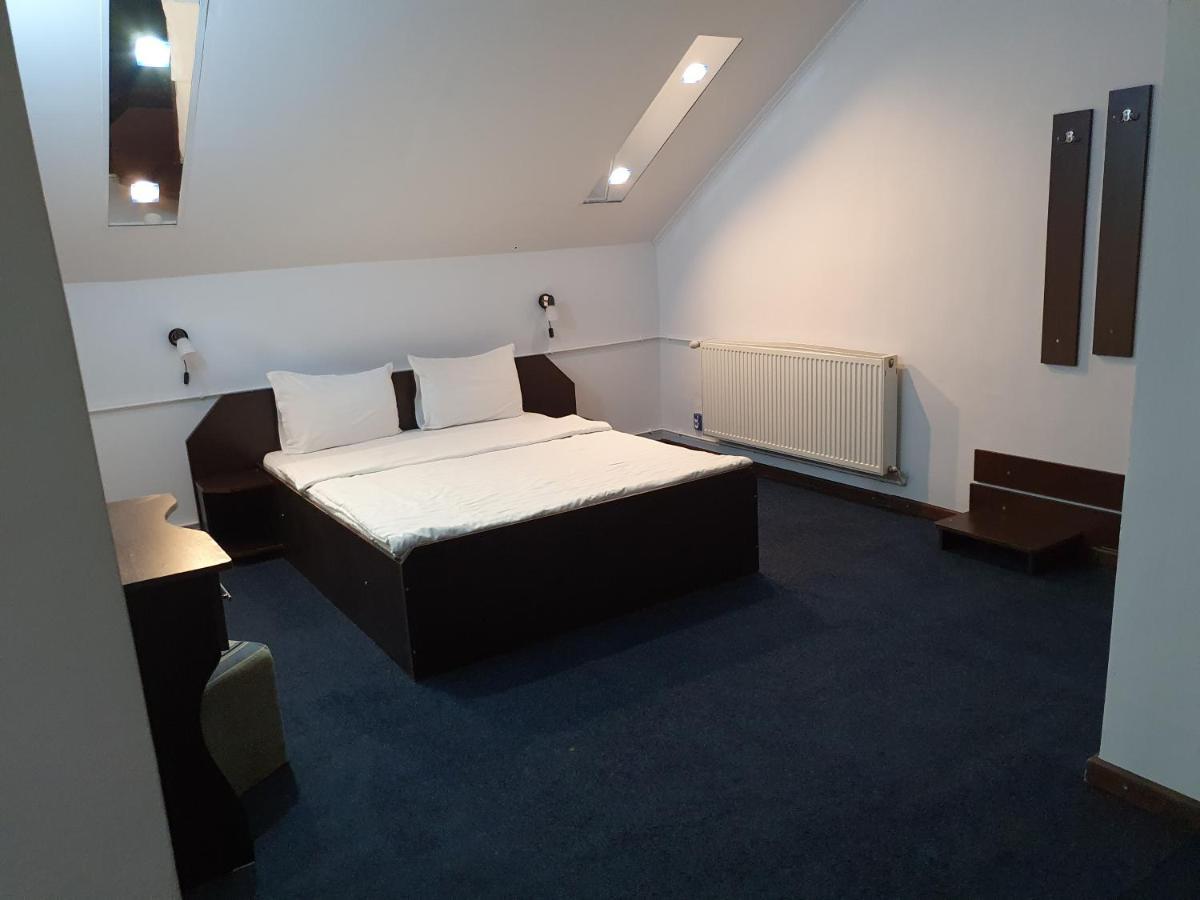 Motel Davios Târgu Jiu エクステリア 写真